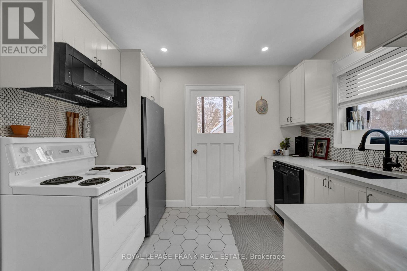 86 Roxborough Avenue, Oshawa, Ontario  L1G 5W4 - Photo 15 - E12797102