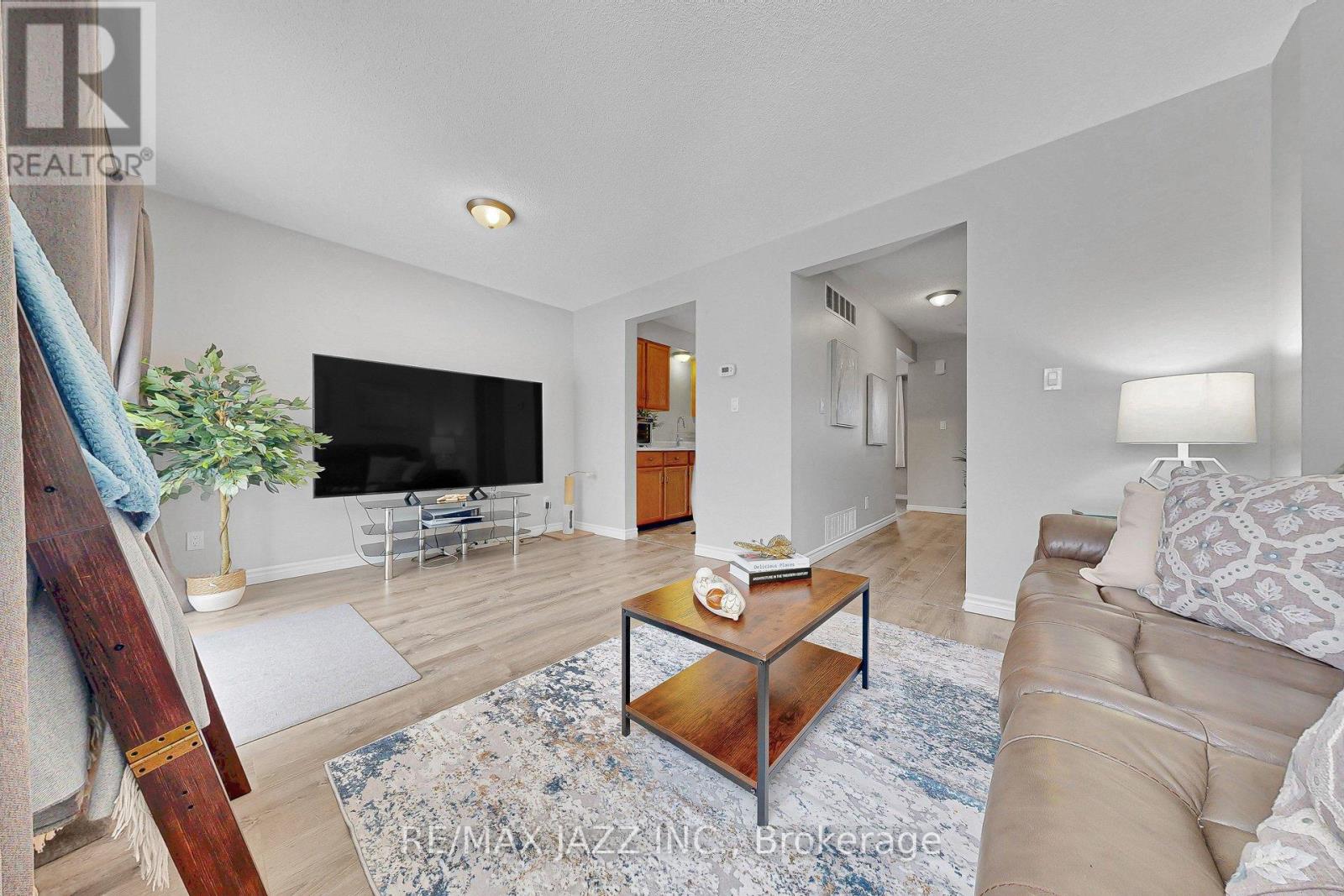 102 Penfound Drive, Clarington, Ontario  L1C 4B8 - Photo 11 - E12797204