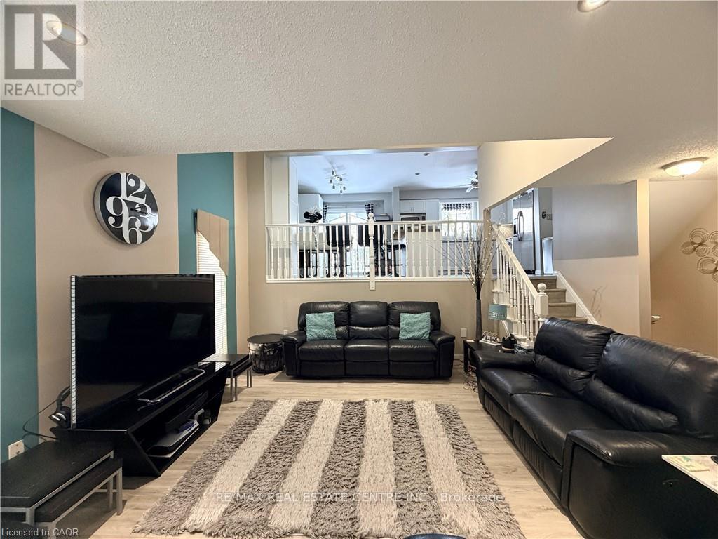 15 Gees Way, Cambridge, Ontario  N3C 4M5 - Photo 3 - X12797144