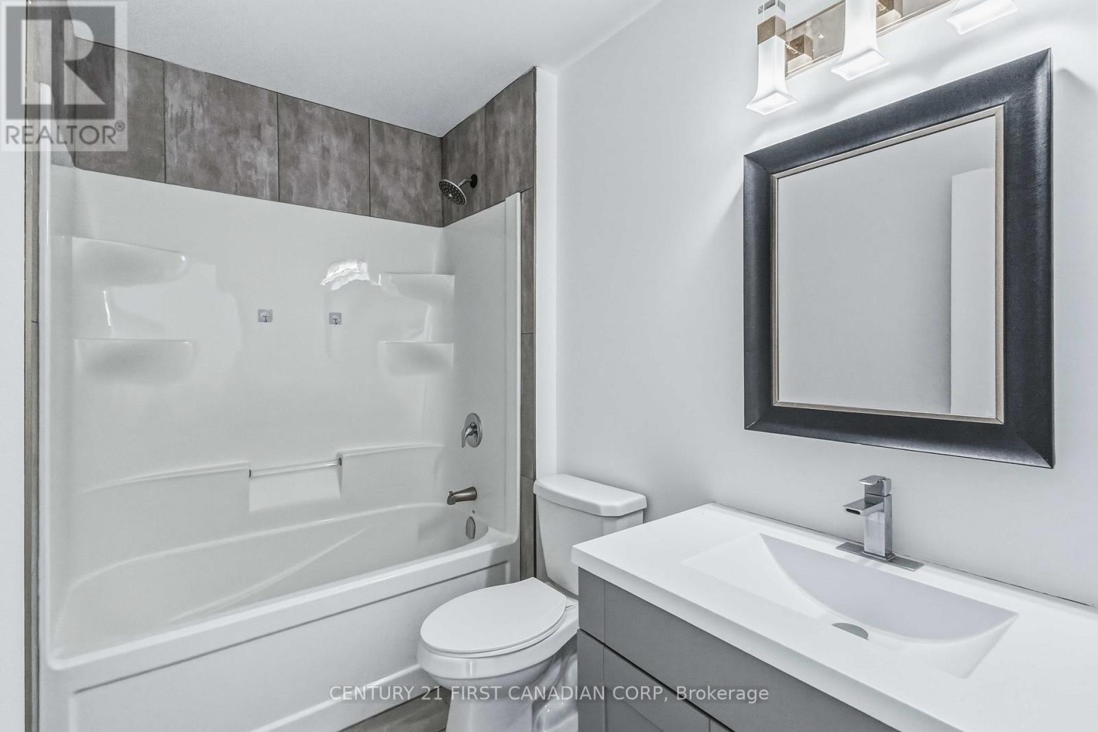 6956 Raleigh Boulevard, London South, Ontario  N6P 0E4 - Photo 32 - X12797218