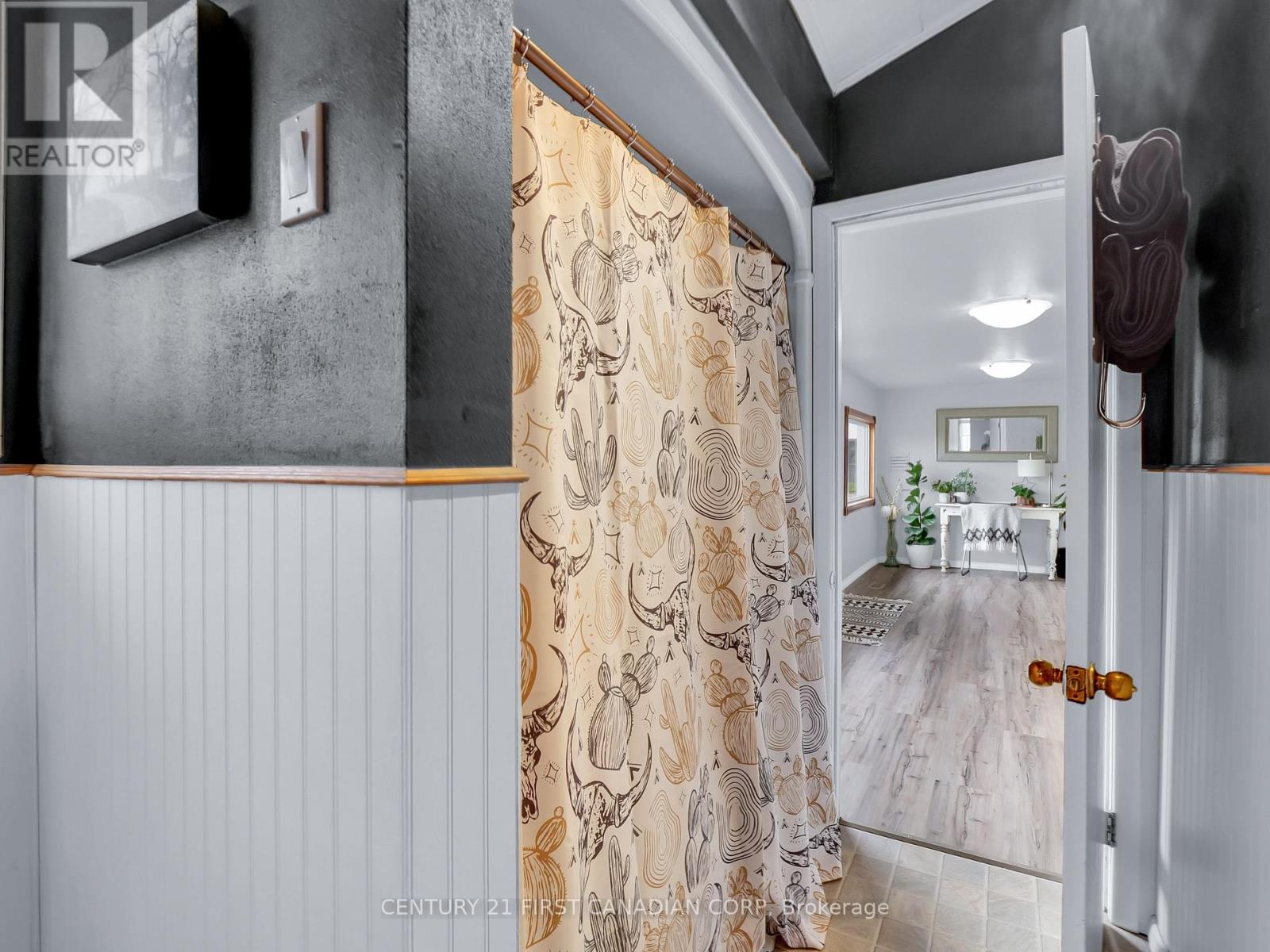 13660 Longwoods Road, Chatham-Kent, Ontario  N0P 2K0 - Photo 31 - X12797256