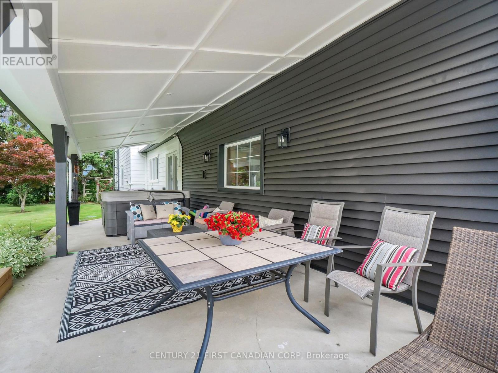 13660 Longwoods Road, Chatham-Kent, Ontario  N0P 2K0 - Photo 8 - X12797256