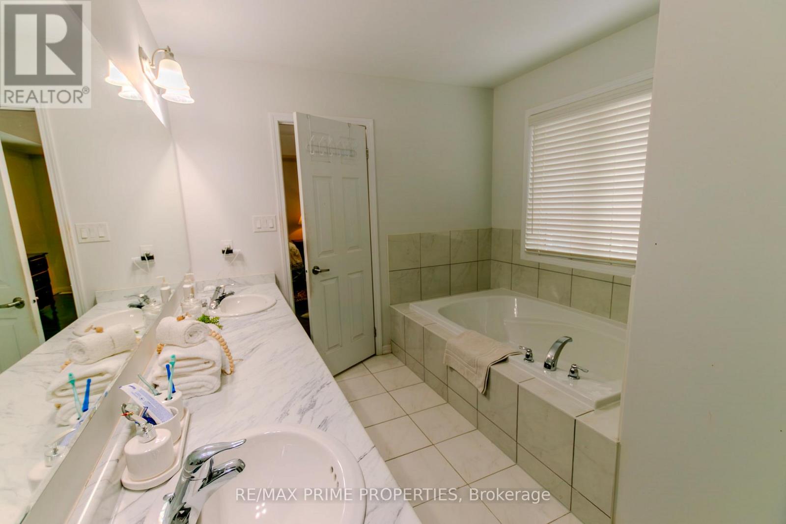 50 Gibbs Road, Brampton, Ontario  L7A 0Y5 - Photo 22 - W12695732