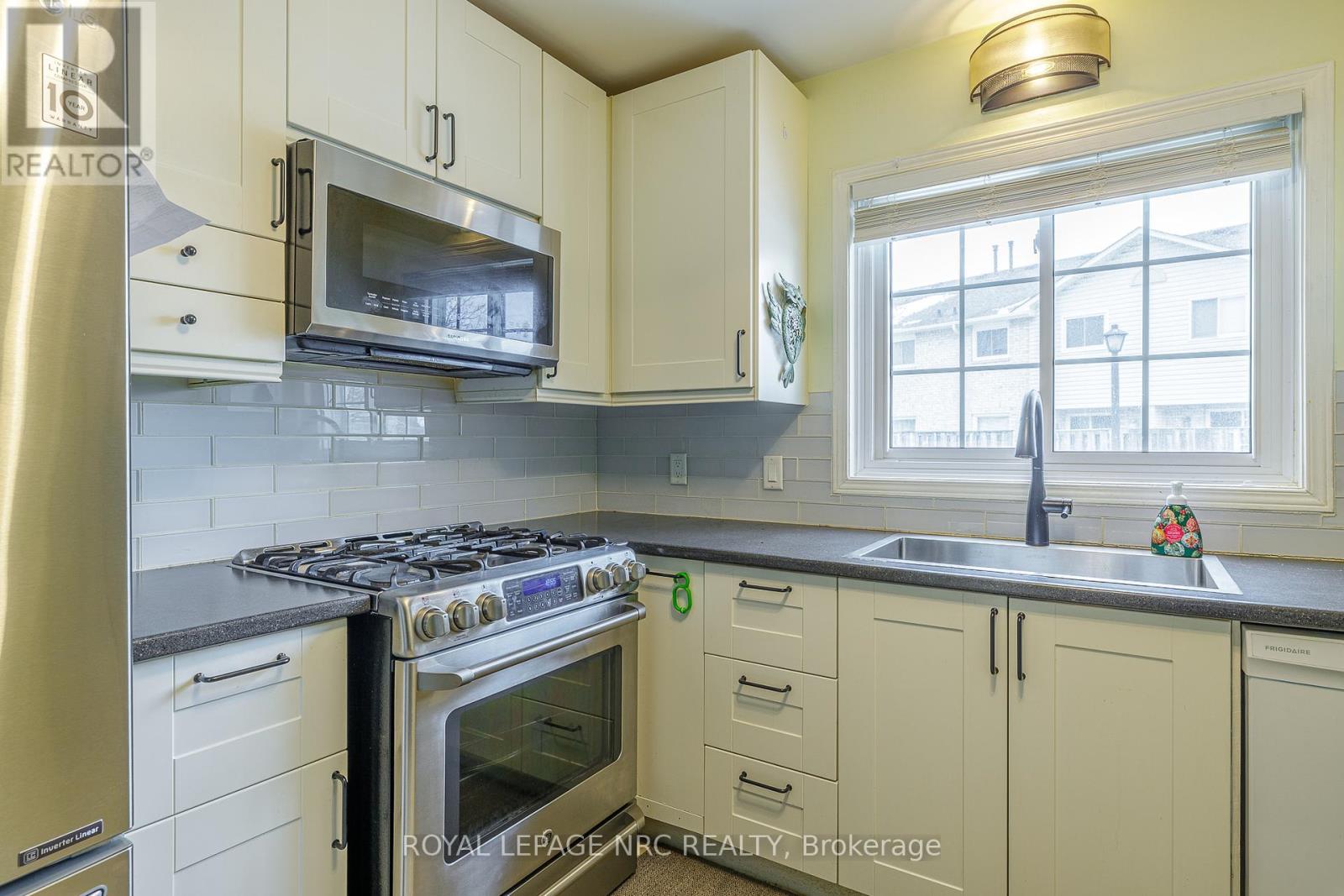 20 - 7470 Monastery Drive, Niagara Falls, Ontario  L2H 3B3 - Photo 17 - X12797266