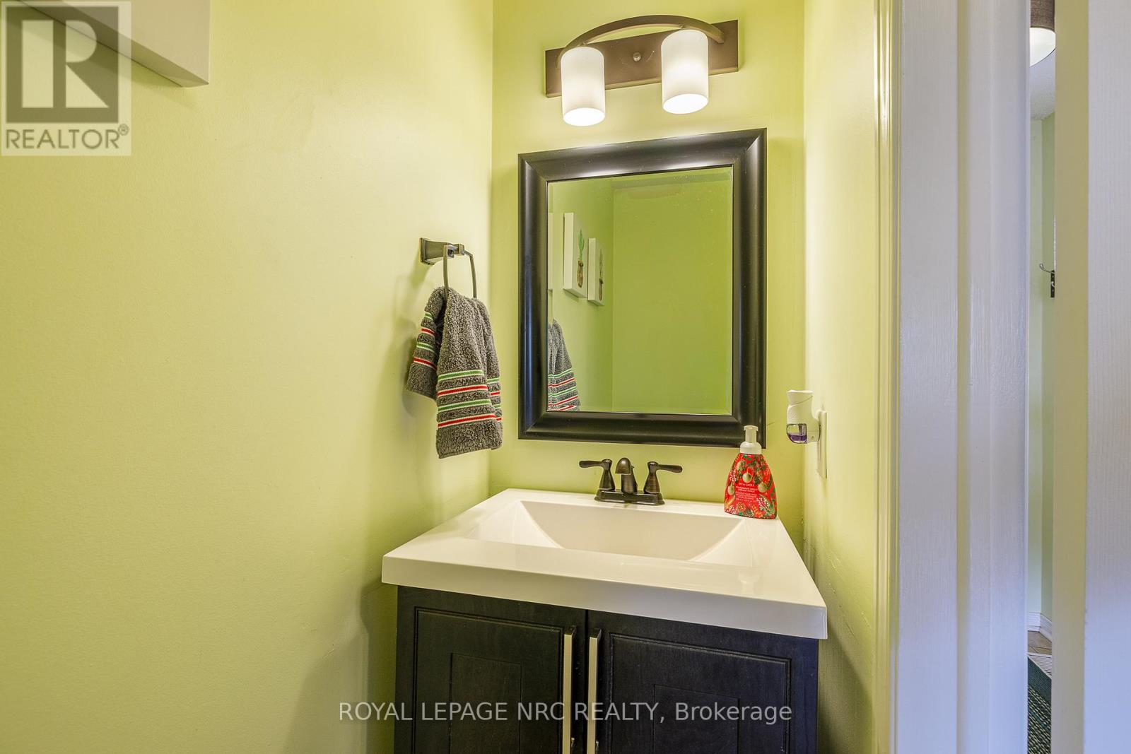 20 - 7470 Monastery Drive, Niagara Falls, Ontario  L2H 3B3 - Photo 6 - X12797266