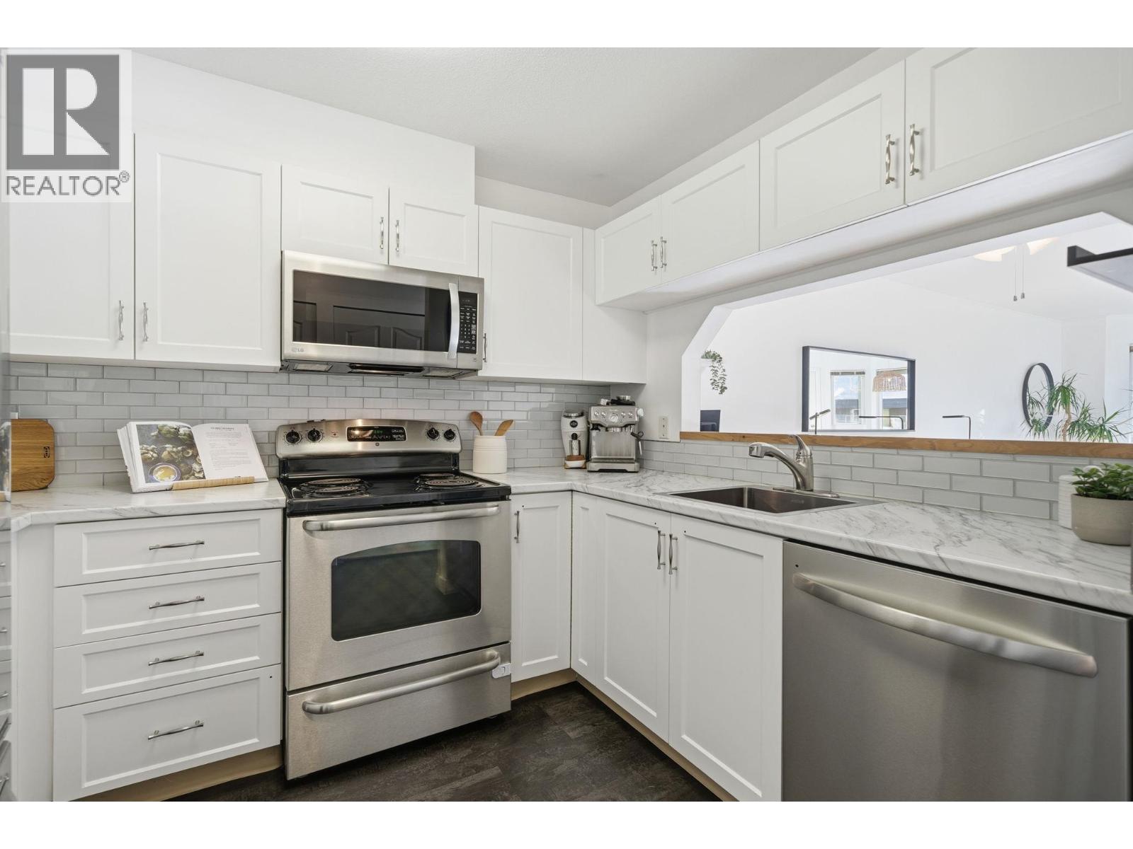 204 315 E 3rd Street, North Vancouver, British Columbia  V7L 1G1 - Photo 10 - R3090951