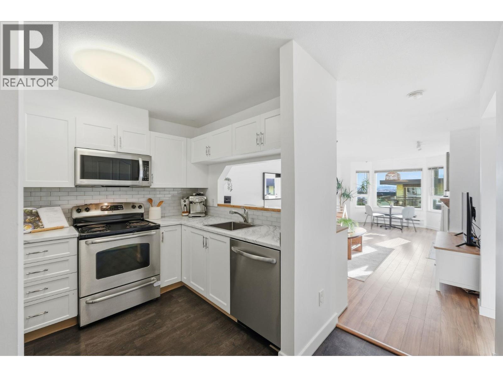 204 315 E 3rd Street, North Vancouver, British Columbia  V7L 1G1 - Photo 11 - R3090951