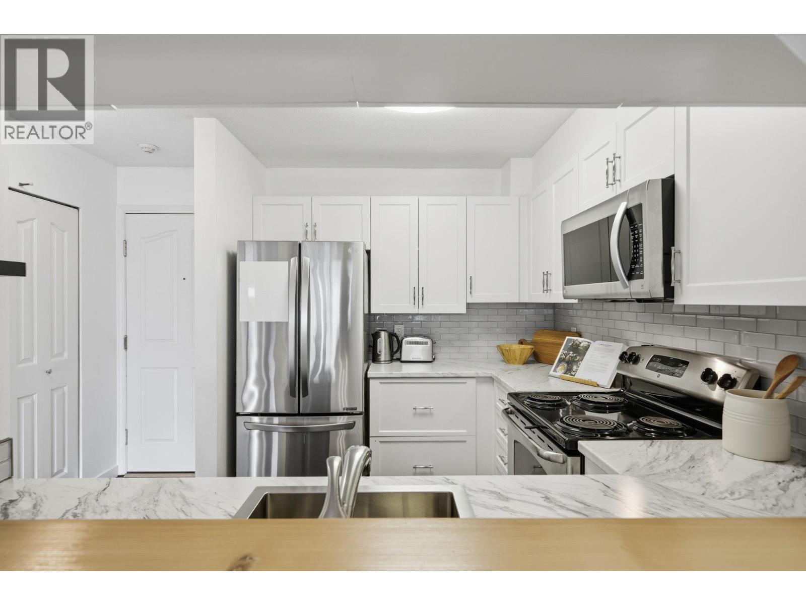 204 315 E 3rd Street, North Vancouver, British Columbia  V7L 1G1 - Photo 13 - R3090951