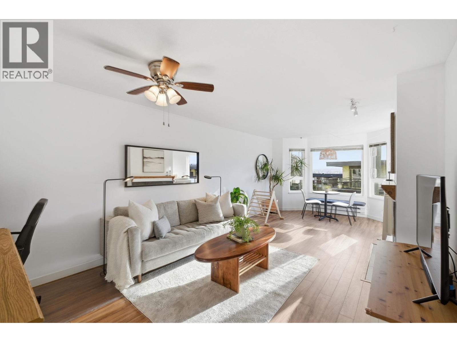 204 315 E 3rd Street, North Vancouver, British Columbia  V7L 1G1 - Photo 4 - R3090951