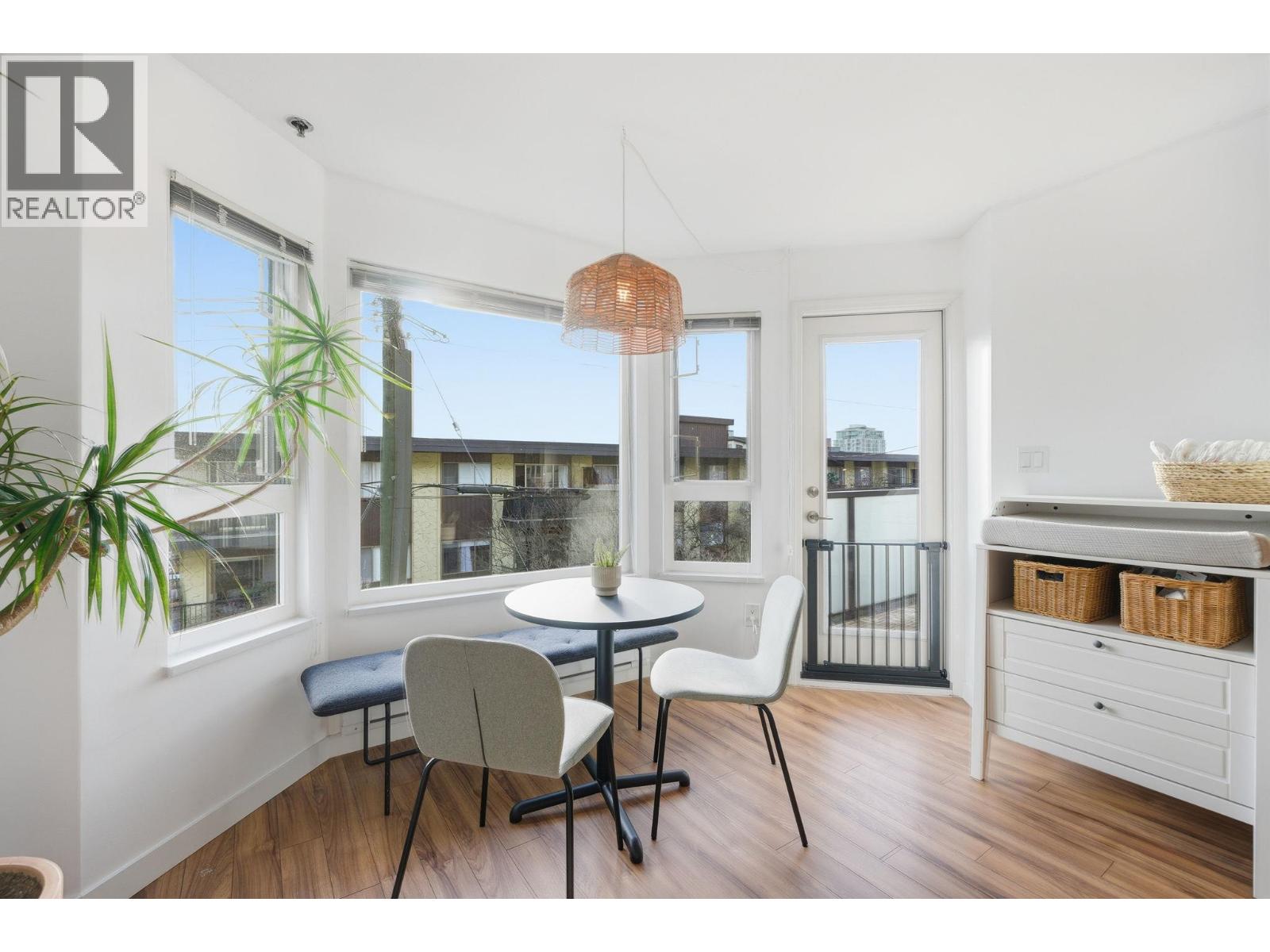 204 315 E 3rd Street, North Vancouver, British Columbia  V7L 1G1 - Photo 5 - R3090951