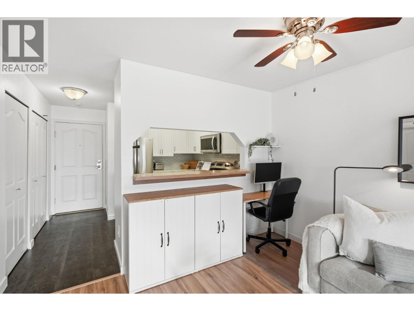 204 315 E 3rd Street, North Vancouver, British Columbia  V7L 1G1 - Photo 9 - R3090951