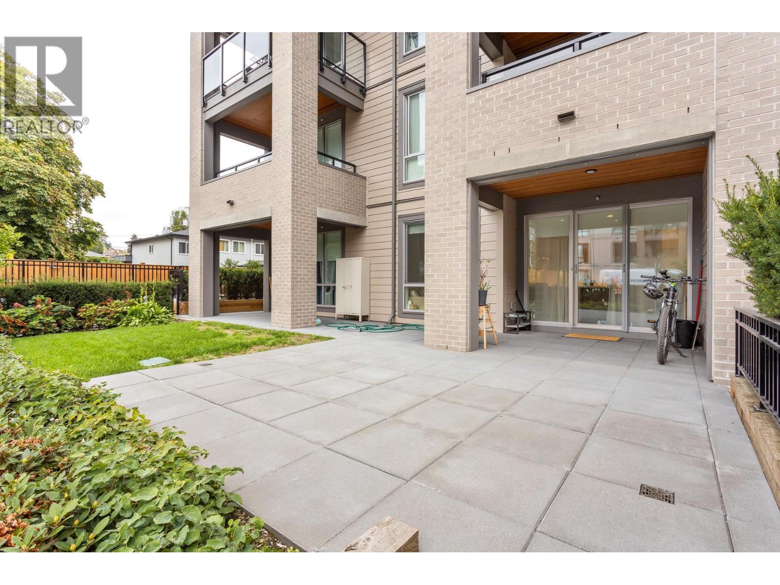 119 7588 16th Street, Burnaby, British Columbia  V3N 0H8 - Photo 1 - R3090969