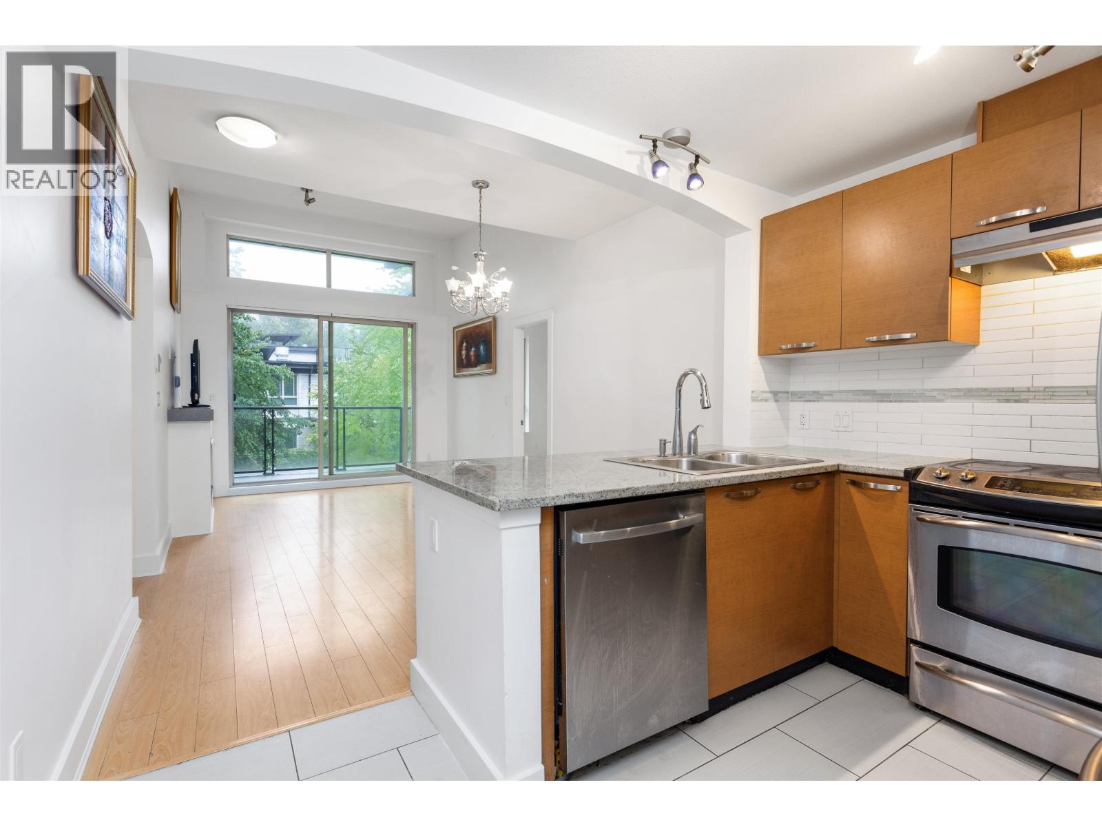 420 7478 Byrnepark Walk, Burnaby, British Columbia  V3N 0B5 - Photo 4 - R3090956