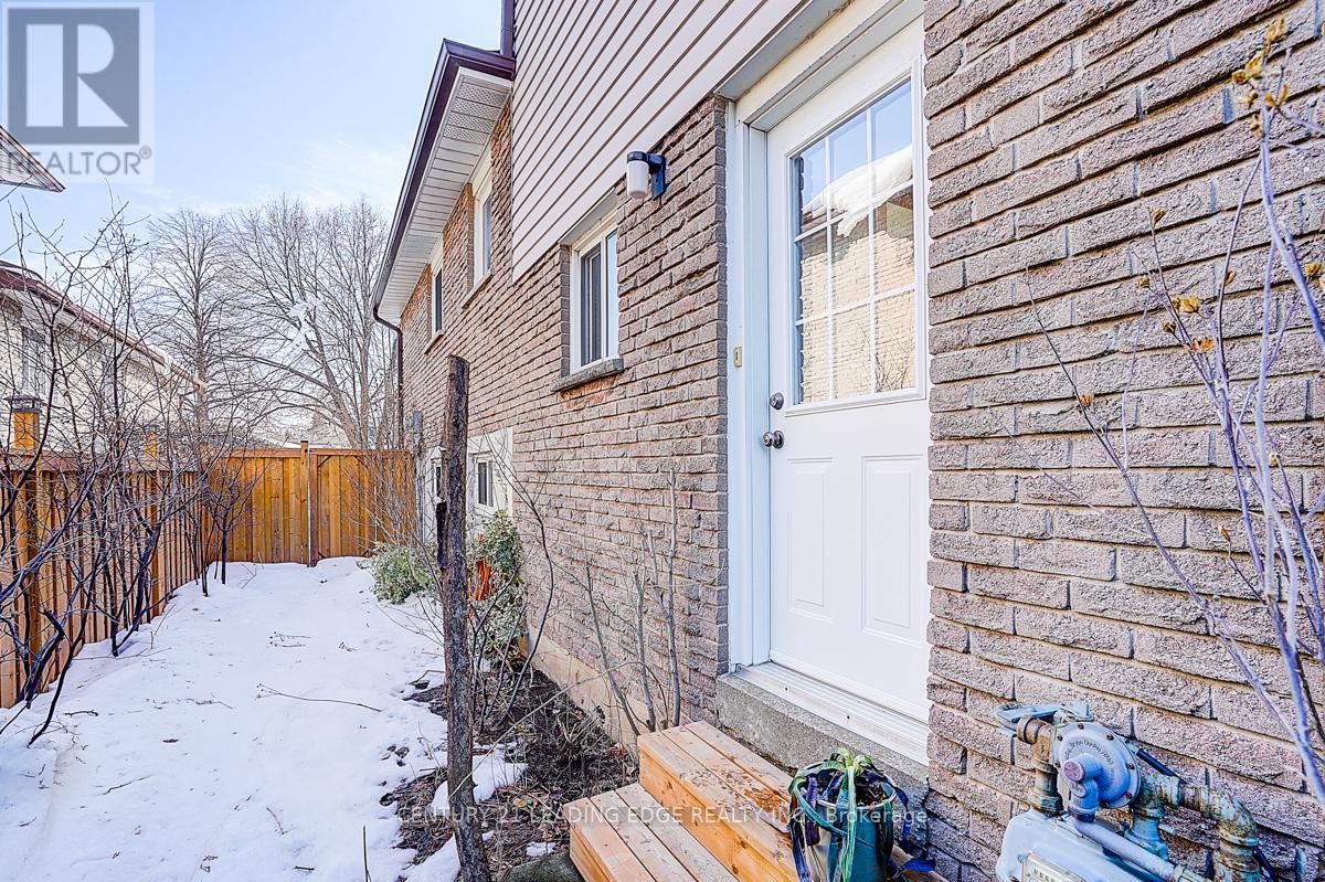 363 Apache Trail, Toronto, Ontario  M2H 2W6 - Photo 2 - C12797168