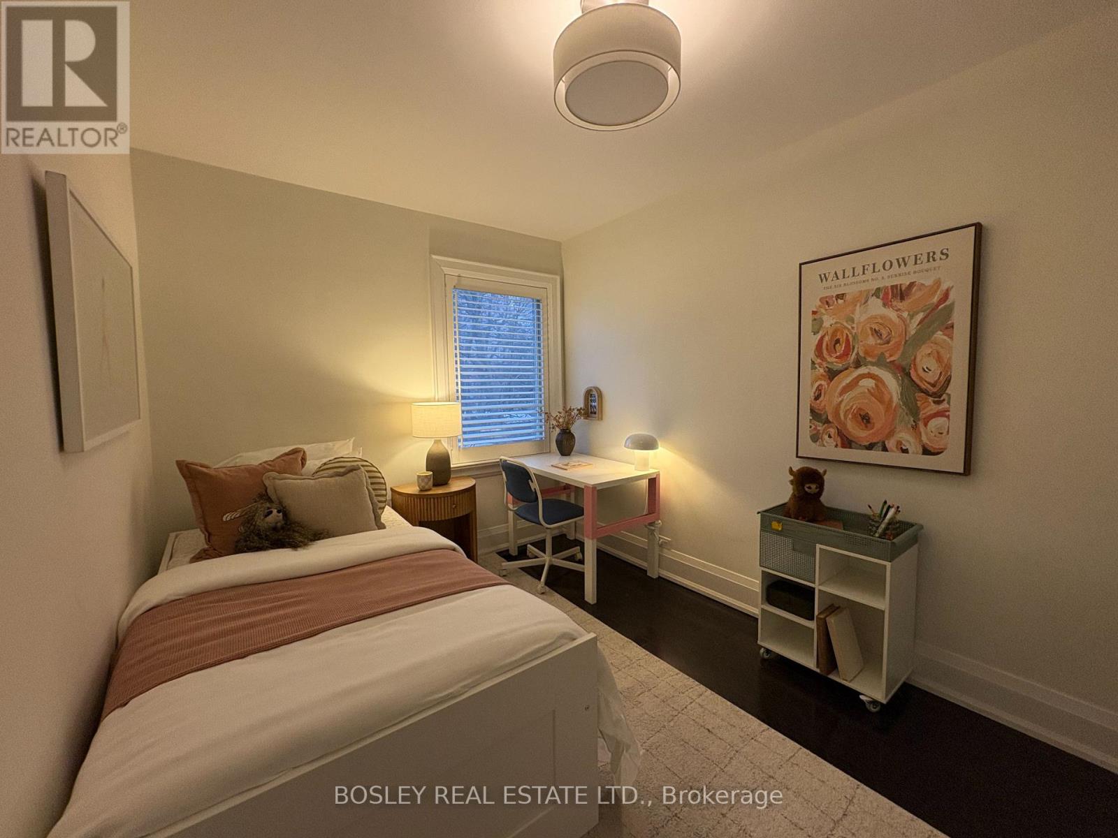 19 Thursfield Crescent, Toronto, Ontario  M4G 2N4 - Photo 12 - C12797194