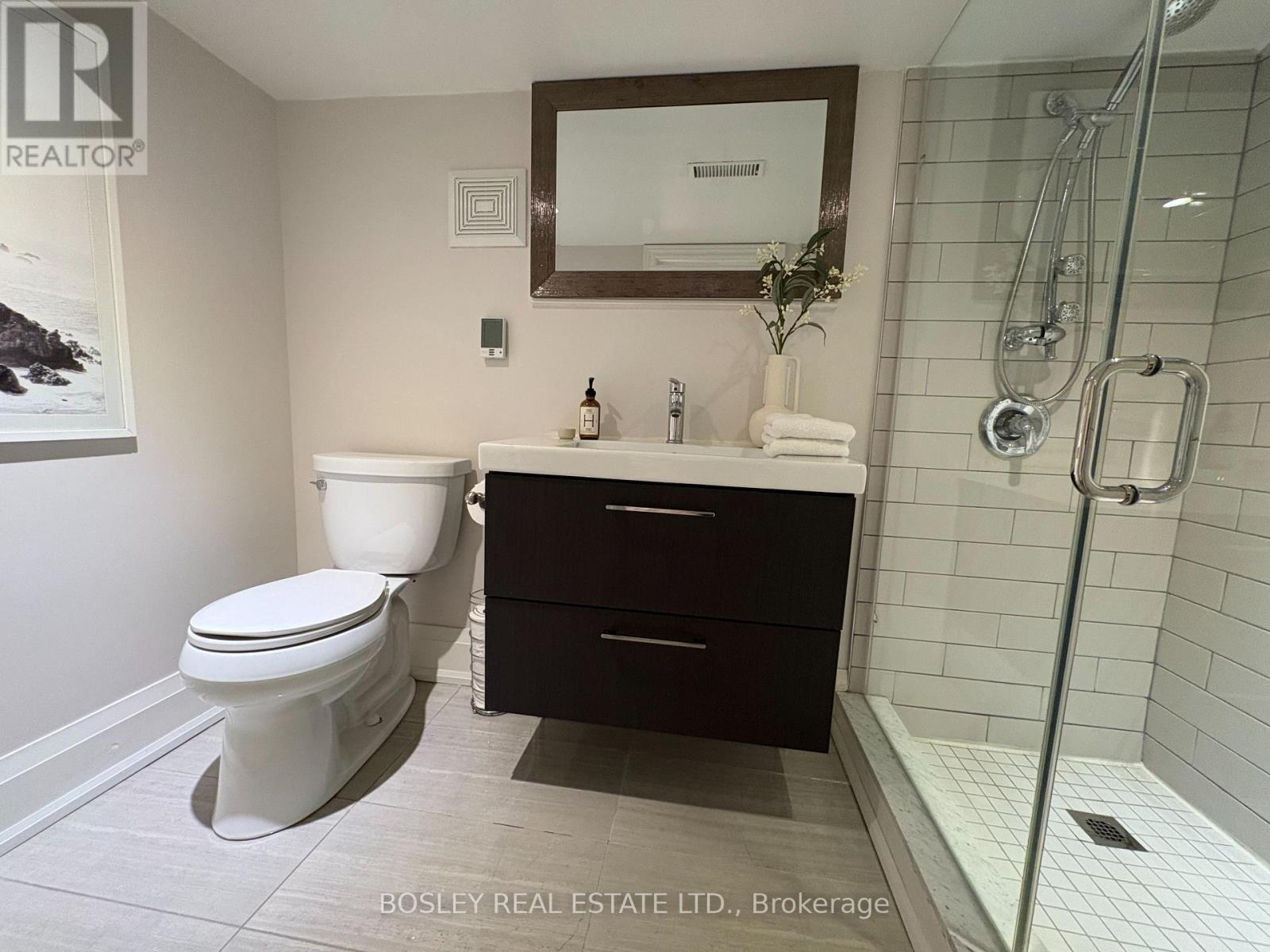 19 Thursfield Crescent, Toronto, Ontario  M4G 2N4 - Photo 16 - C12797194