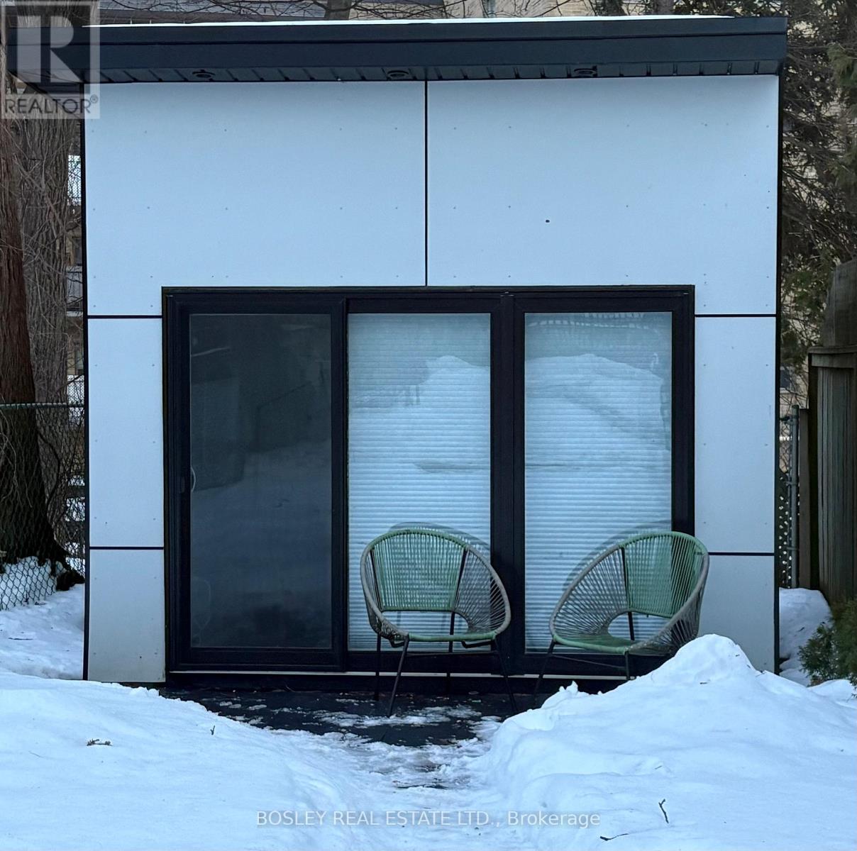 19 Thursfield Crescent, Toronto, Ontario  M4G 2N4 - Photo 17 - C12797194