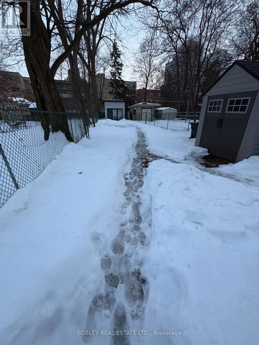 19 Thursfield Crescent, Toronto, Ontario  M4G 2N4 - Photo 19 - C12797194