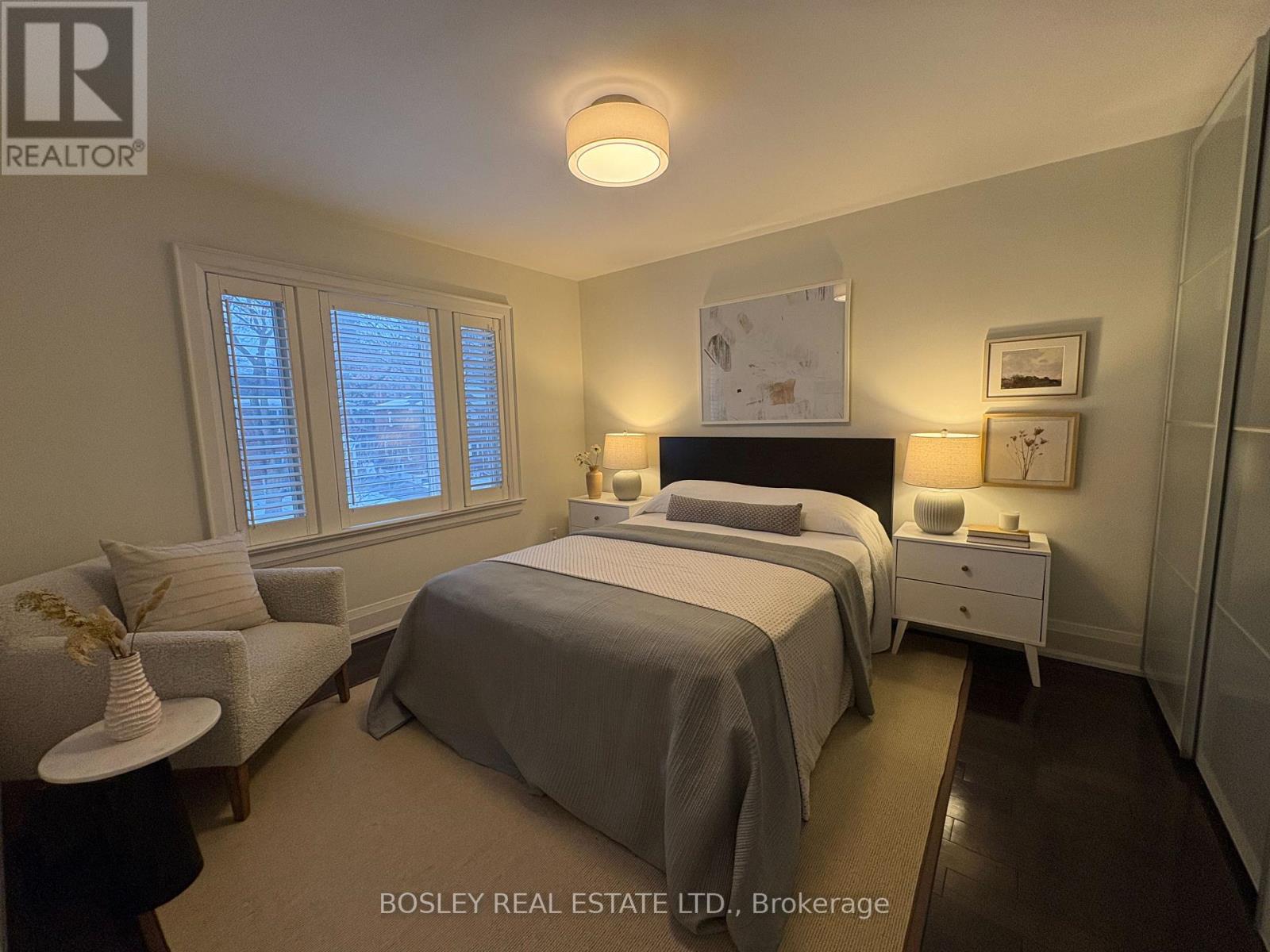 19 Thursfield Crescent, Toronto, Ontario  M4G 2N4 - Photo 9 - C12797194