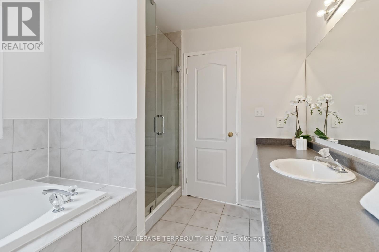 1096 Galesway Boulevard, Mississauga, Ontario  L5V 2T6 - Photo 21 - W12796656