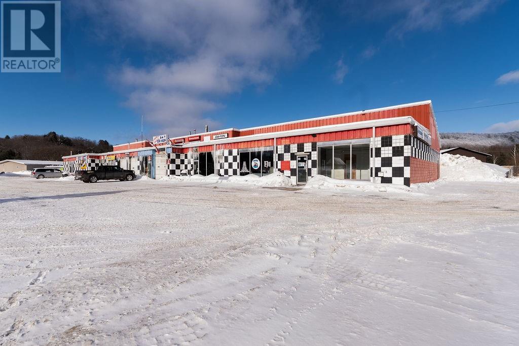 6 Oakland Avenue, elliot lake, Ontario