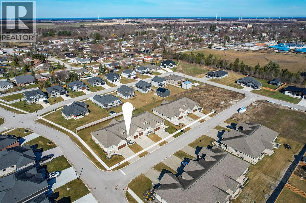 102 Leneve Street, Lambton Shores, Ontario  N0N 1J0 - Photo 22 - 26002787