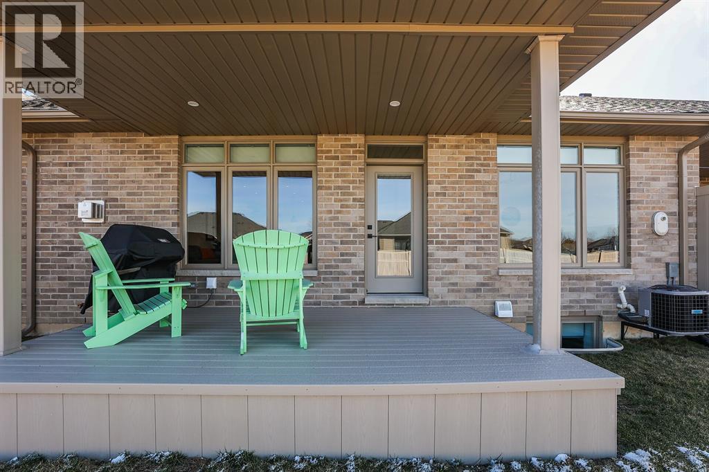 102 Leneve Street, Lambton Shores, Ontario  N0N 1J0 - Photo 25 - 26002787