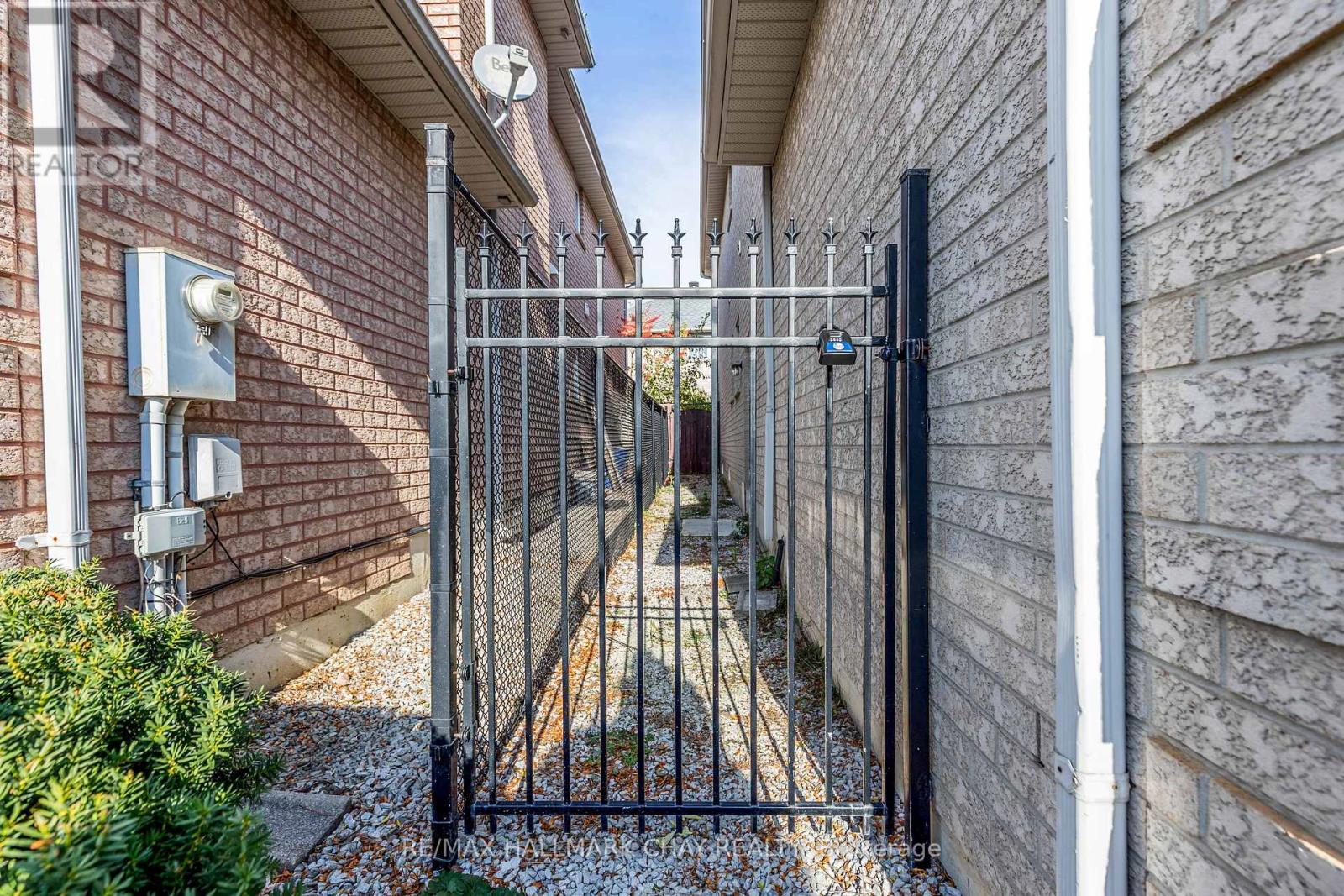 Lower - 160 Golden Gate Circle, Vaughan (Sonoma Heights), Ontario  L4H 1N6 - Photo 2 - N12797238