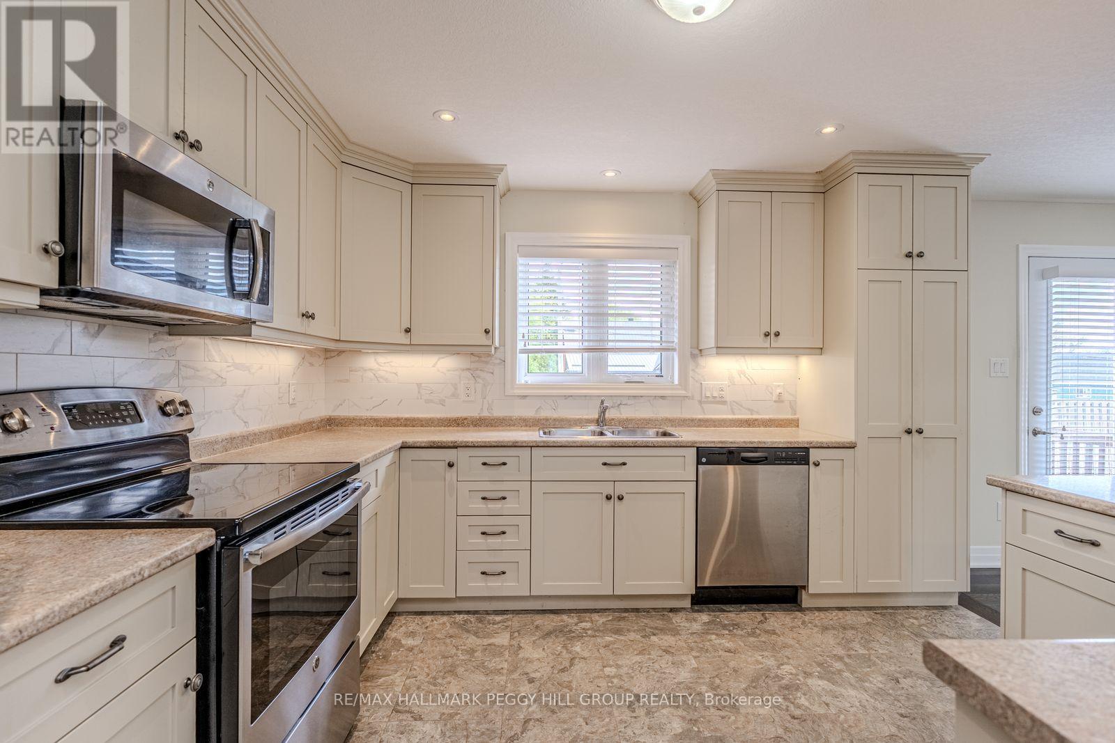 10 Grew Crescent, Penetanguishene, Ontario  L9M 0A4 - Photo 7 - S12797200