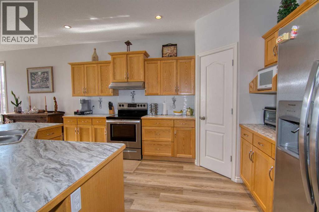 325 Canyon Boulevard W, Lethbridge, Alberta  T1K 6V2 - Photo 5 - A2286467