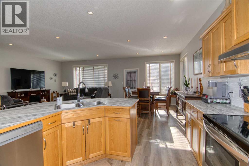 325 Canyon Boulevard W, Lethbridge, Alberta  T1K 6V2 - Photo 6 - A2286467