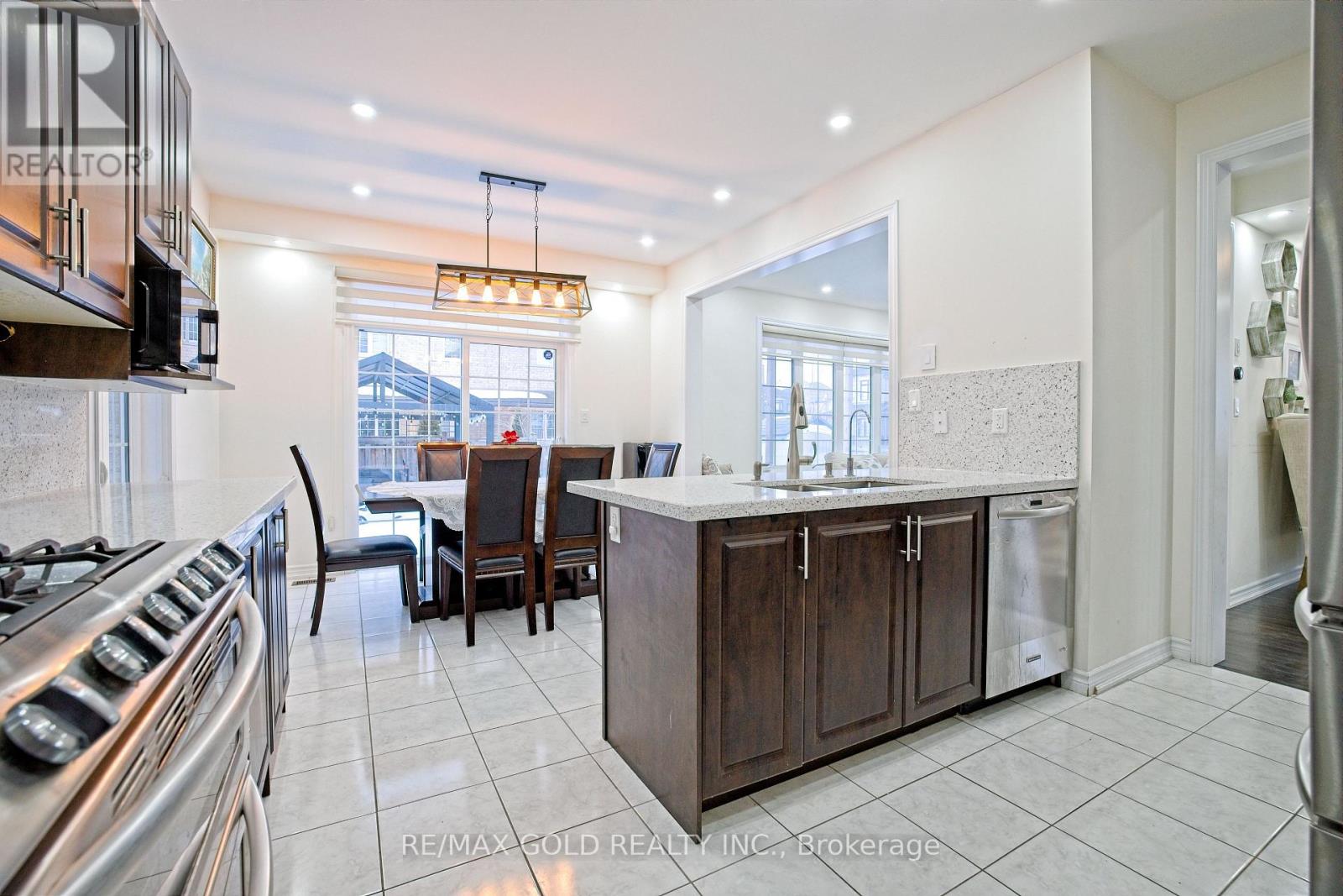 27 Brentwick Drive, Brampton (Credit Valley), Ontario  L6X 5G1 - Photo 12 - W12797118