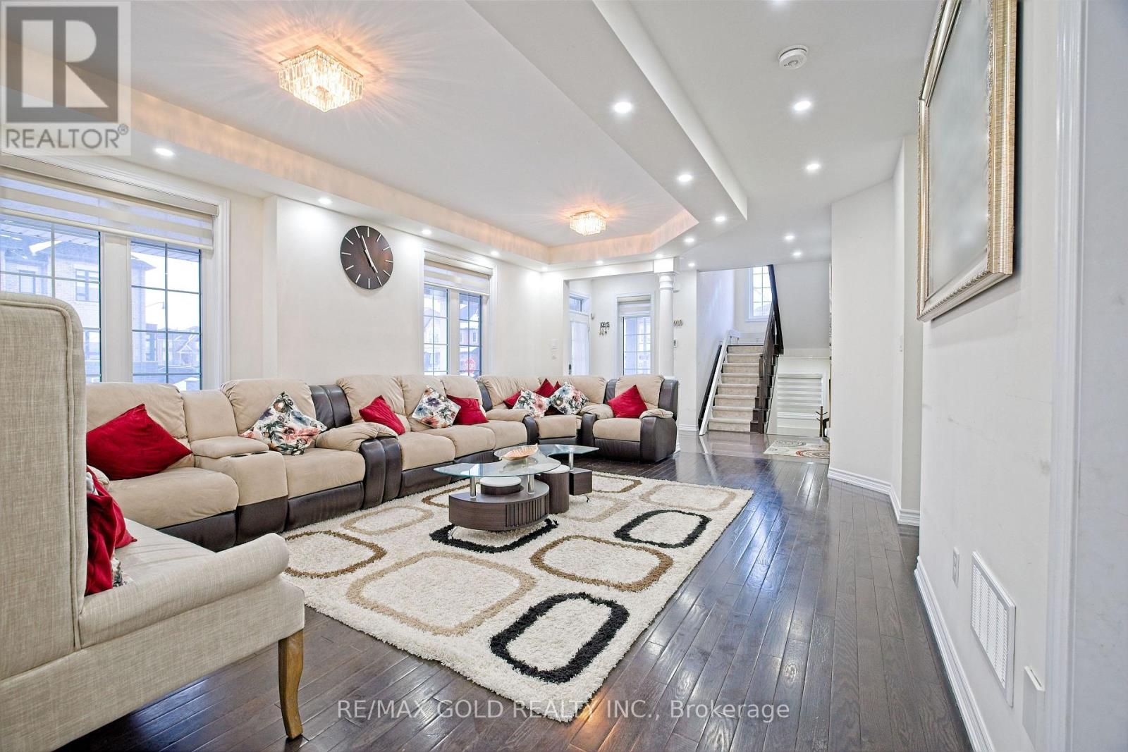 27 Brentwick Drive, Brampton (Credit Valley), Ontario  L6X 5G1 - Photo 9 - W12797118