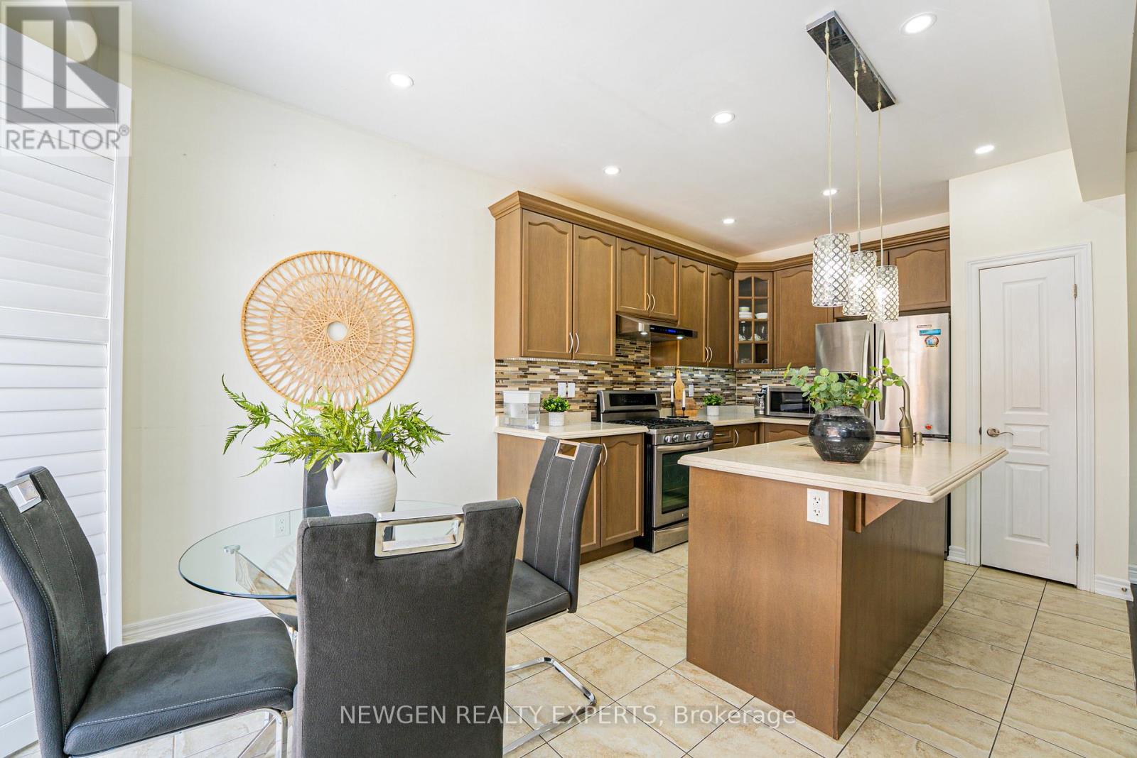 38 Bonnie Braes Drive, Brampton, Ontario  L6Y 0Y5 - Photo 12 - W12797260