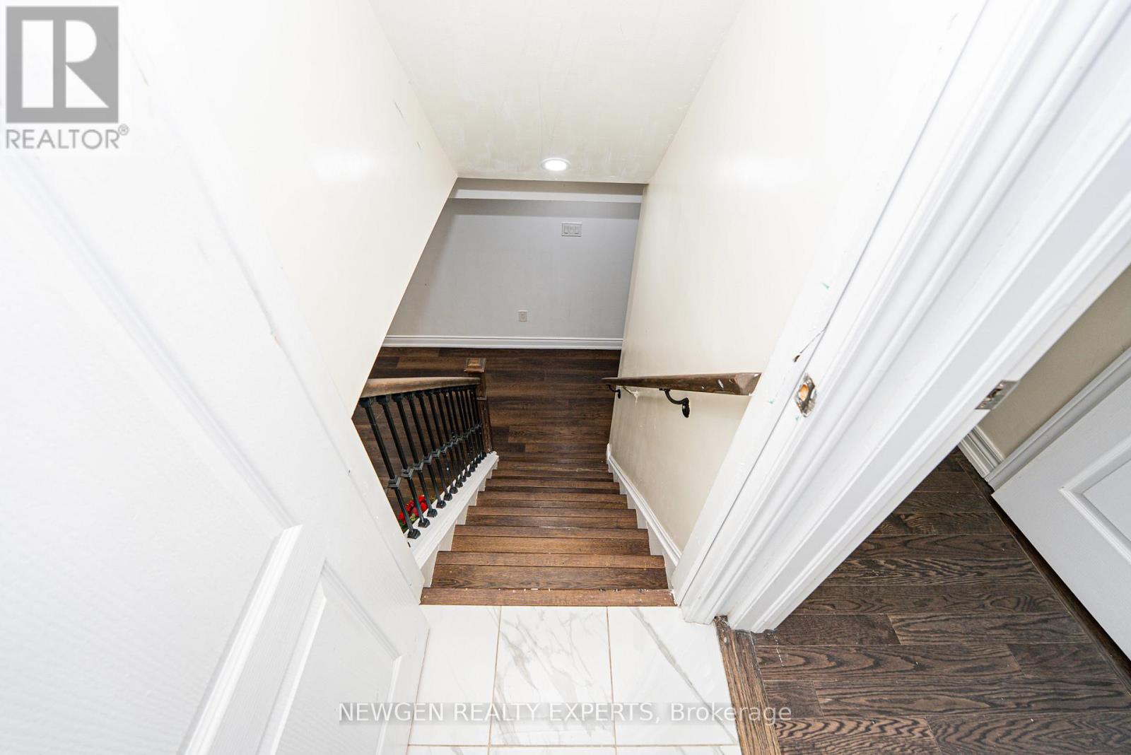 38 Bonnie Braes Drive, Brampton, Ontario  L6Y 0Y5 - Photo 32 - W12797260