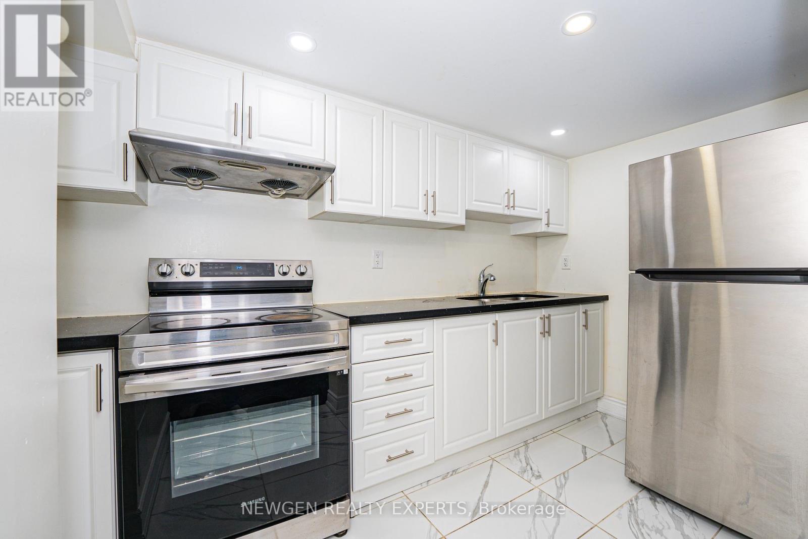 38 Bonnie Braes Drive, Brampton, Ontario  L6Y 0Y5 - Photo 36 - W12797260