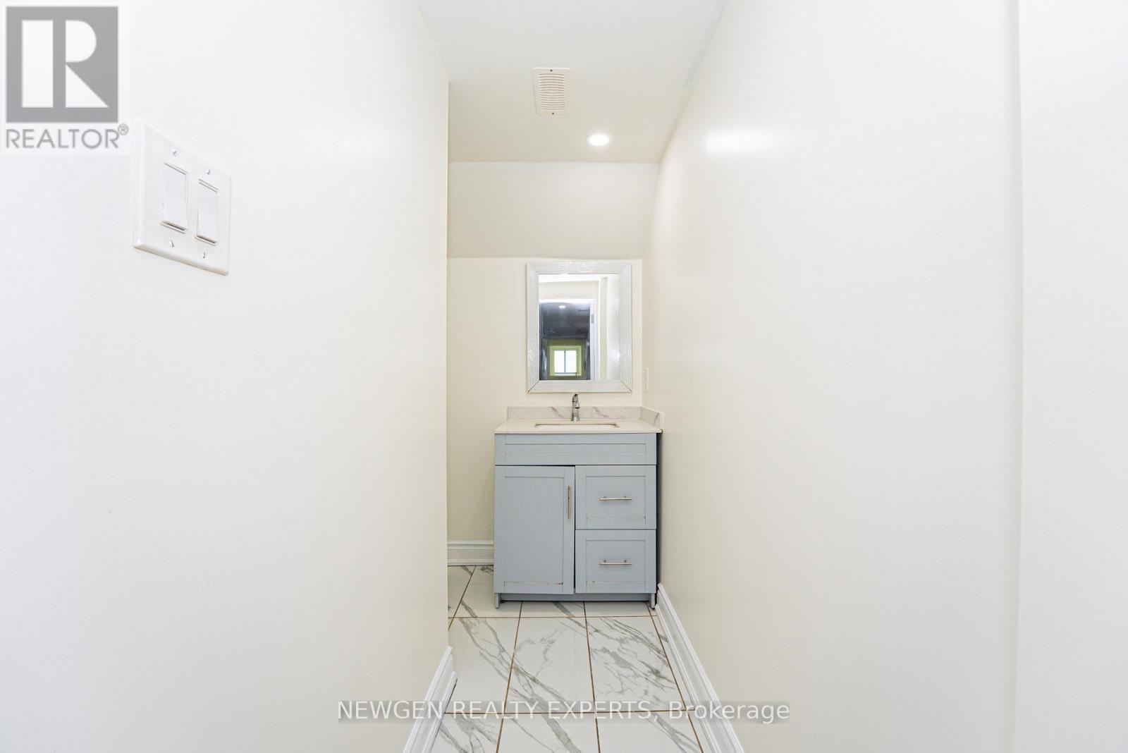 38 Bonnie Braes Drive, Brampton, Ontario  L6Y 0Y5 - Photo 42 - W12797260