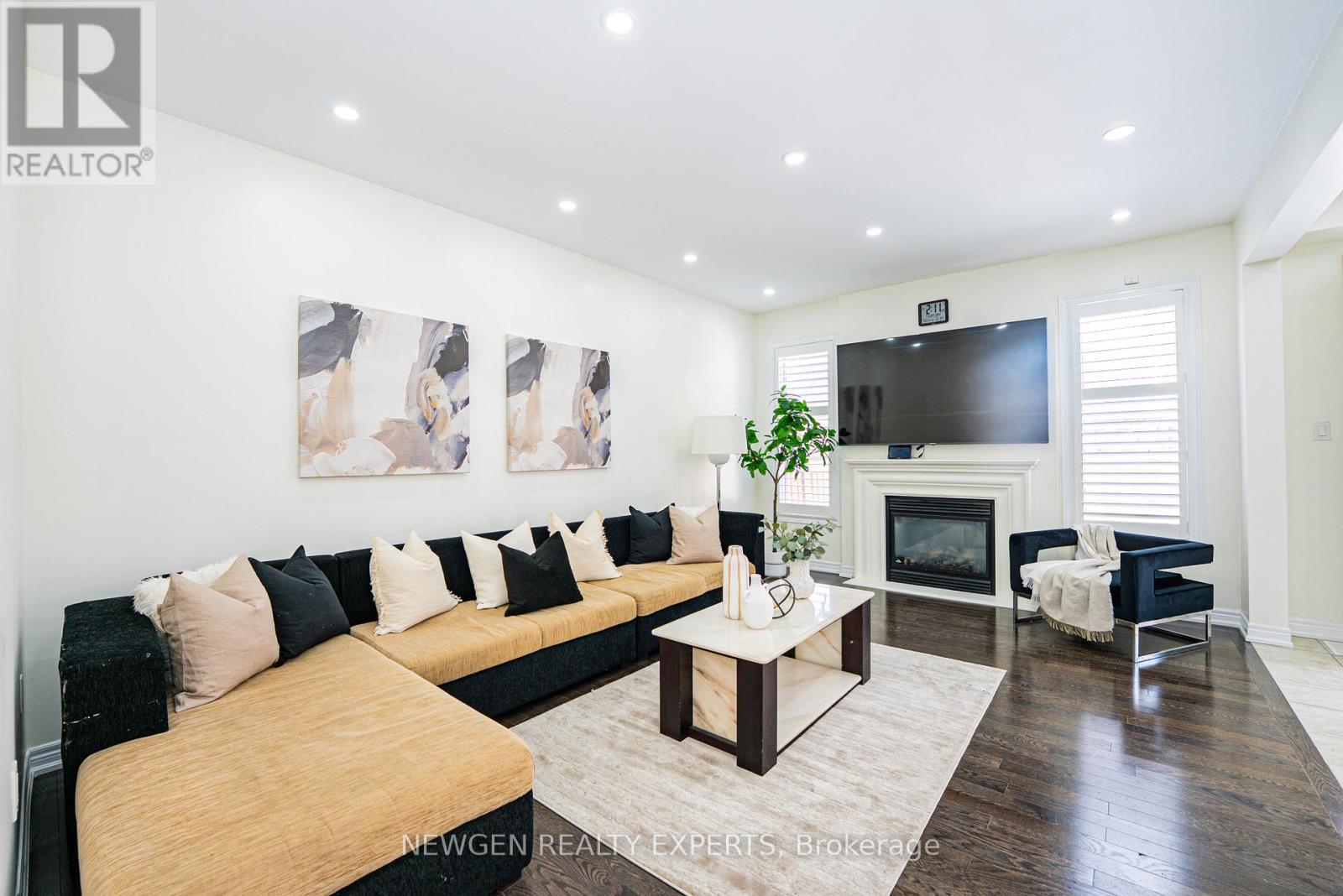 38 Bonnie Braes Drive, Brampton, Ontario  L6Y 0Y5 - Photo 9 - W12797260