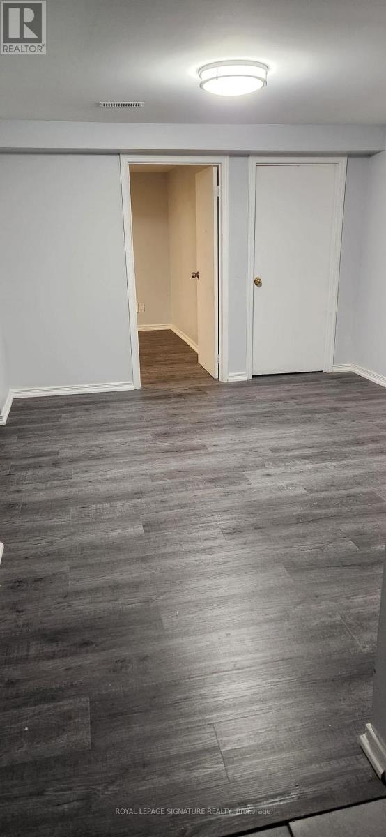 Lower - 3443 Queenston Drive, Mississauga (Erindale), Ontario  L5C 2G5 - Photo 10 - W12797264