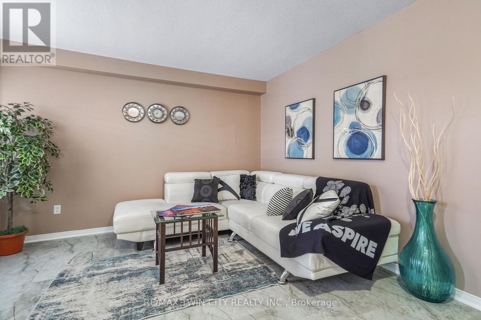 199 Blackburn Drive, Brantford, Ontario  N3T 0A9 - Photo 12 - X12797100