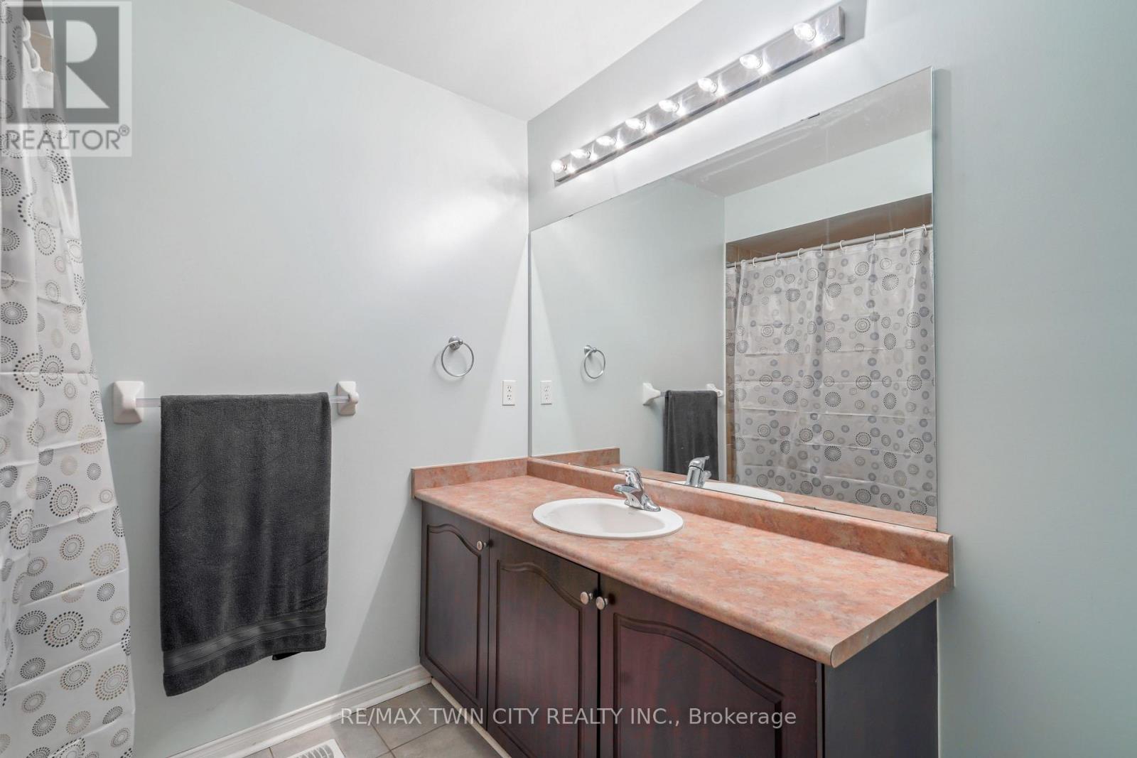 199 Blackburn Drive, Brantford, Ontario  N3T 0A9 - Photo 24 - X12797100