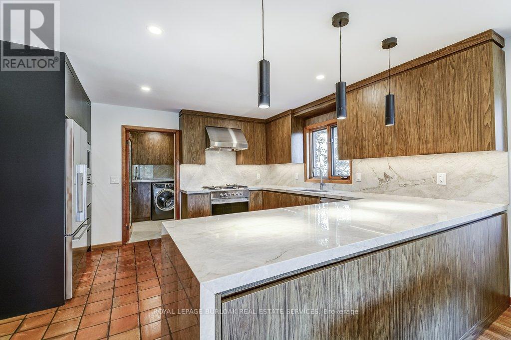 9 Foresthill Crescent, Pelham, Ontario  L0S 1E1 - Photo 14 - X12797142