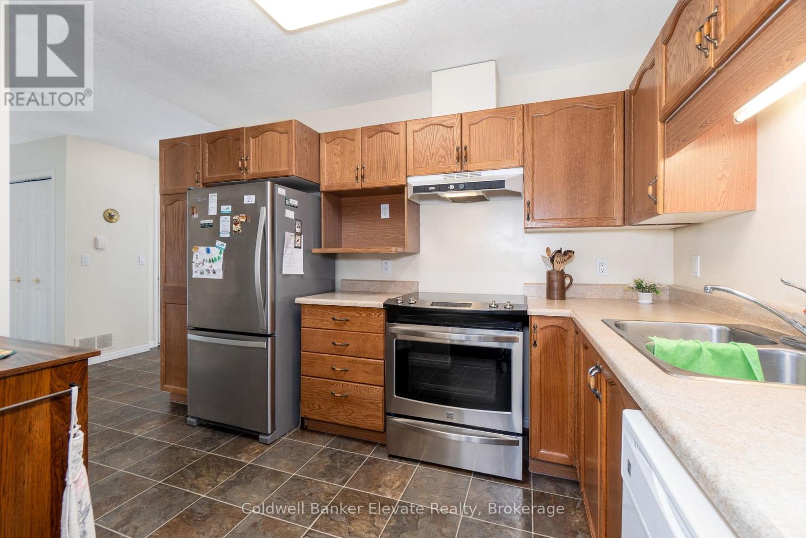 42 - 2705 Kingsway Drive, Kitchener, Ontario  N2C 2T2 - Photo 11 - X12797172