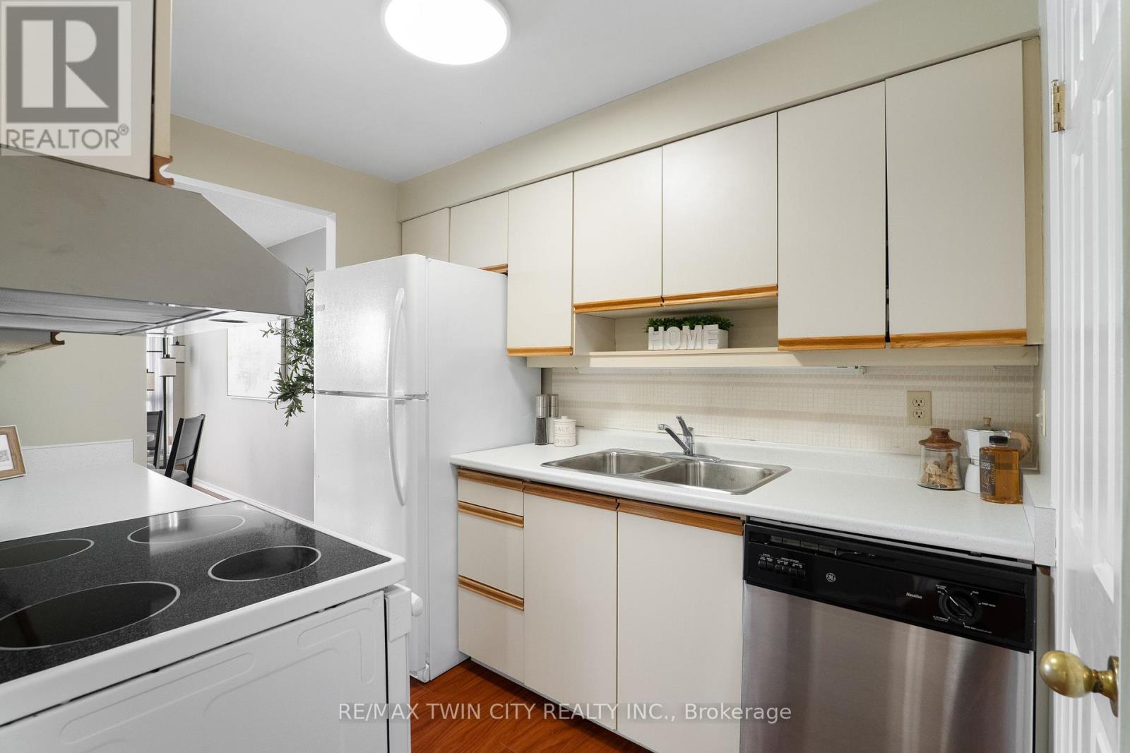 308 - 1414 King Street E, Kitchener, Ontario  N2G 4T8 - Photo 9 - X12797236