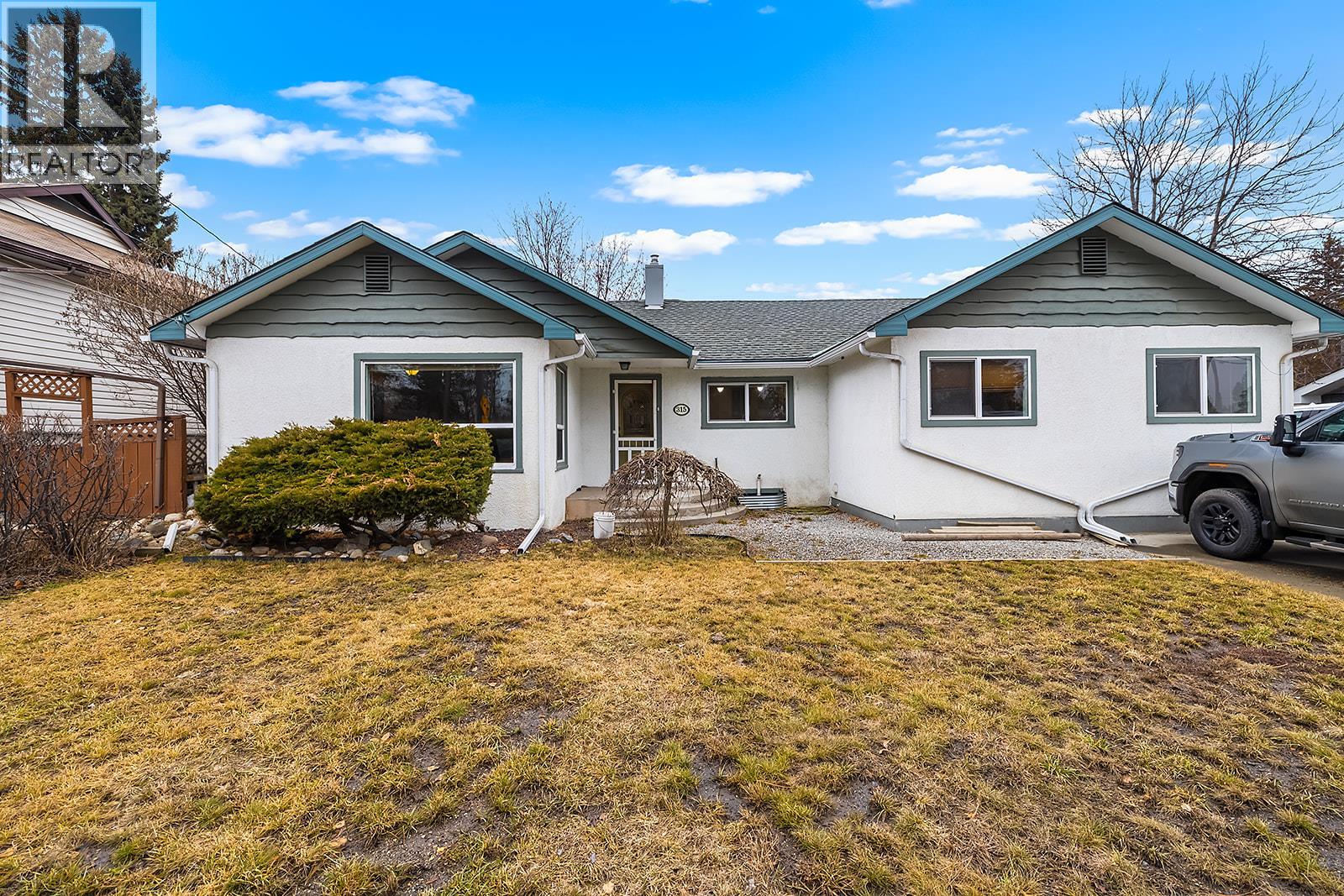 315 14th Avenue S, Cranbrook, British Columbia  V1C 2X5 - Photo 1 - 10375328