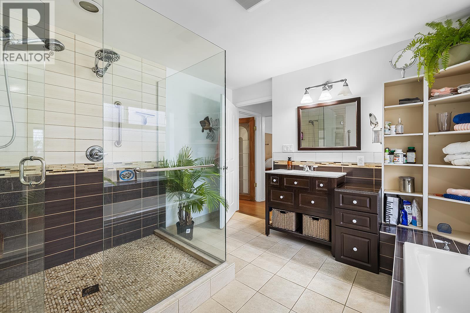 315 14th Avenue S, Cranbrook, British Columbia  V1C 2X5 - Photo 7 - 10375328