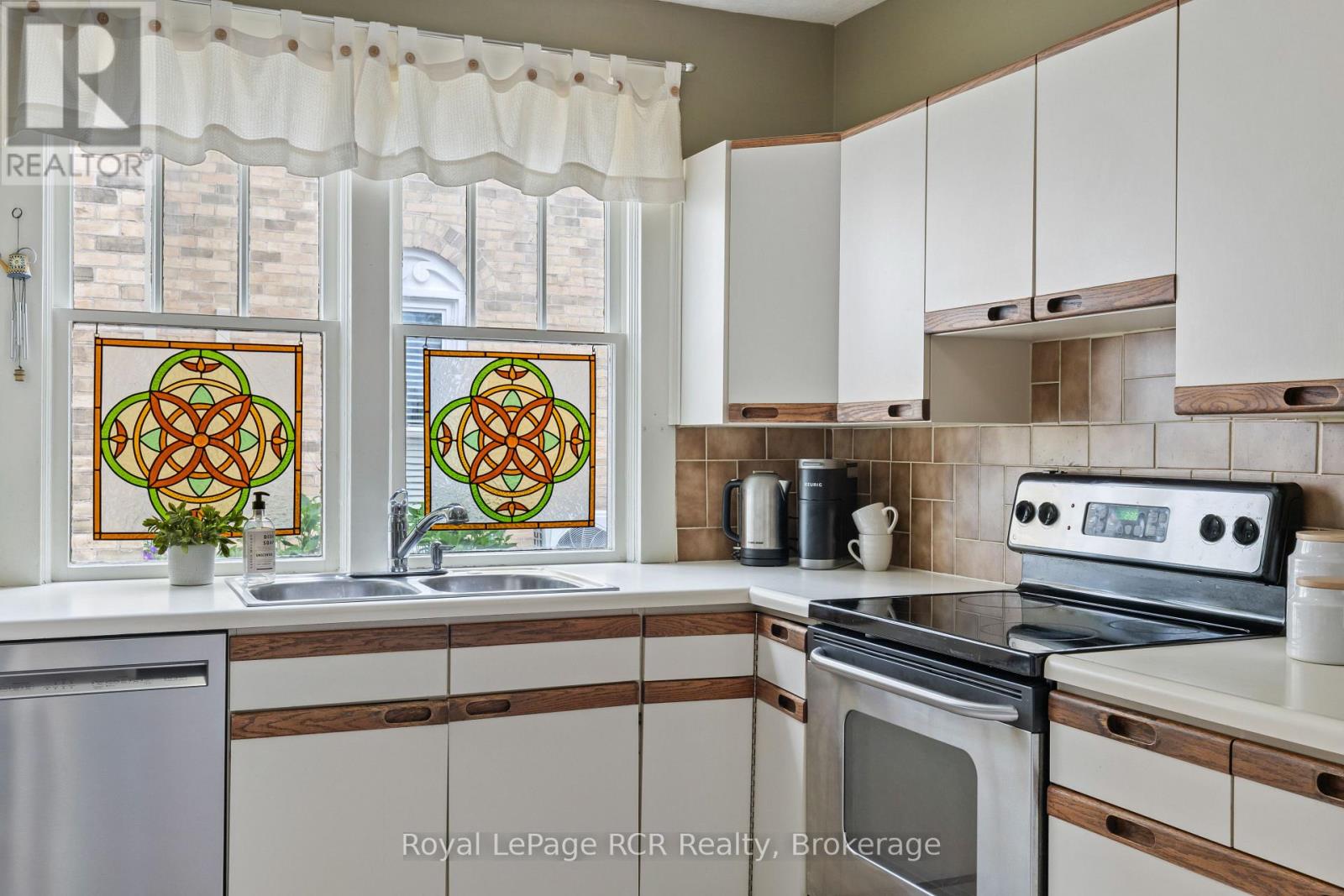 40 Grosvenor Street S, Saugeen Shores, Ontario N0H 2L0 - Photo 14 - X12797354