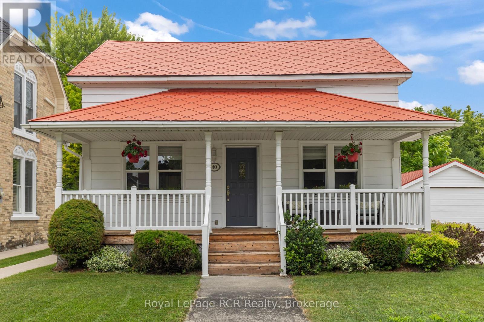 40 Grosvenor Street S, Saugeen Shores, Ontario N0H 2L0 - Photo 4 - X12797354