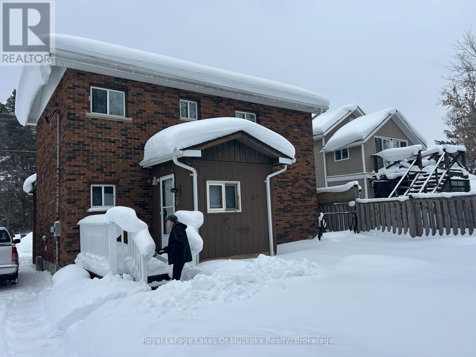 190 Ecclestone Drive, Bracebridge (Monck (Bracebridge)), Ontario  P1L 1E5 - Photo 10 - X12797404