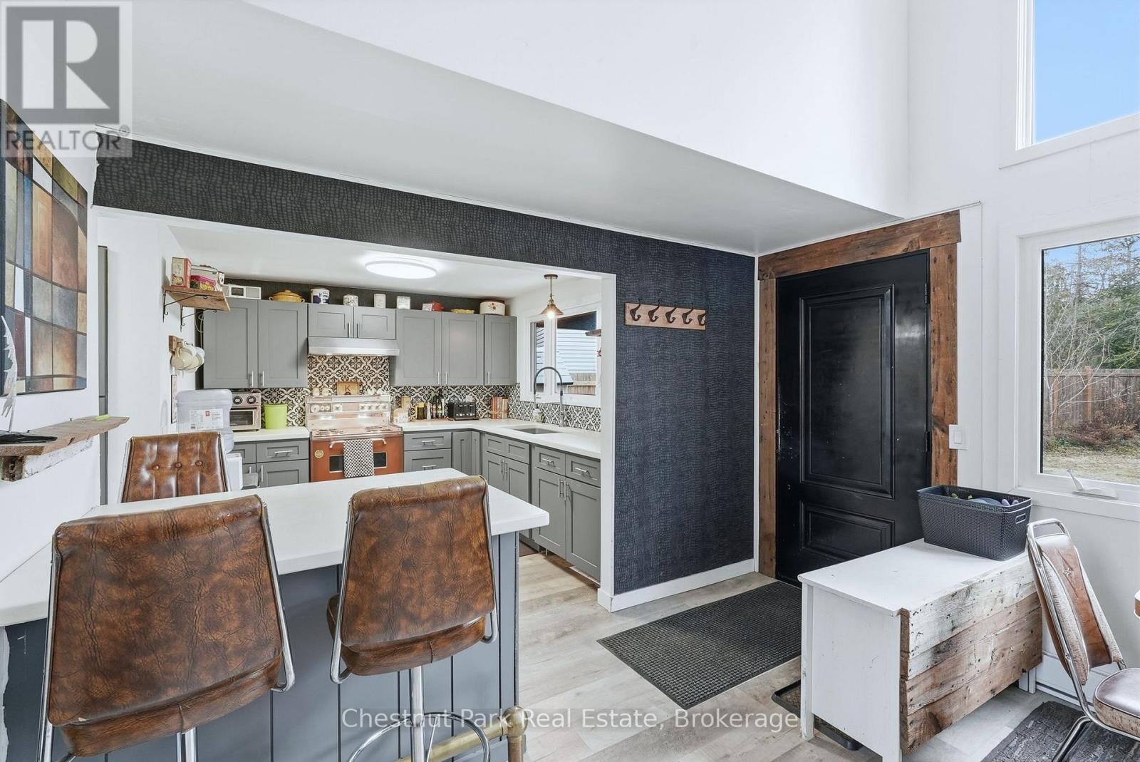 324 Bryant Street, South Bruce Peninsula, Ontario N0H 2T0 - Photo 9 - X12797416